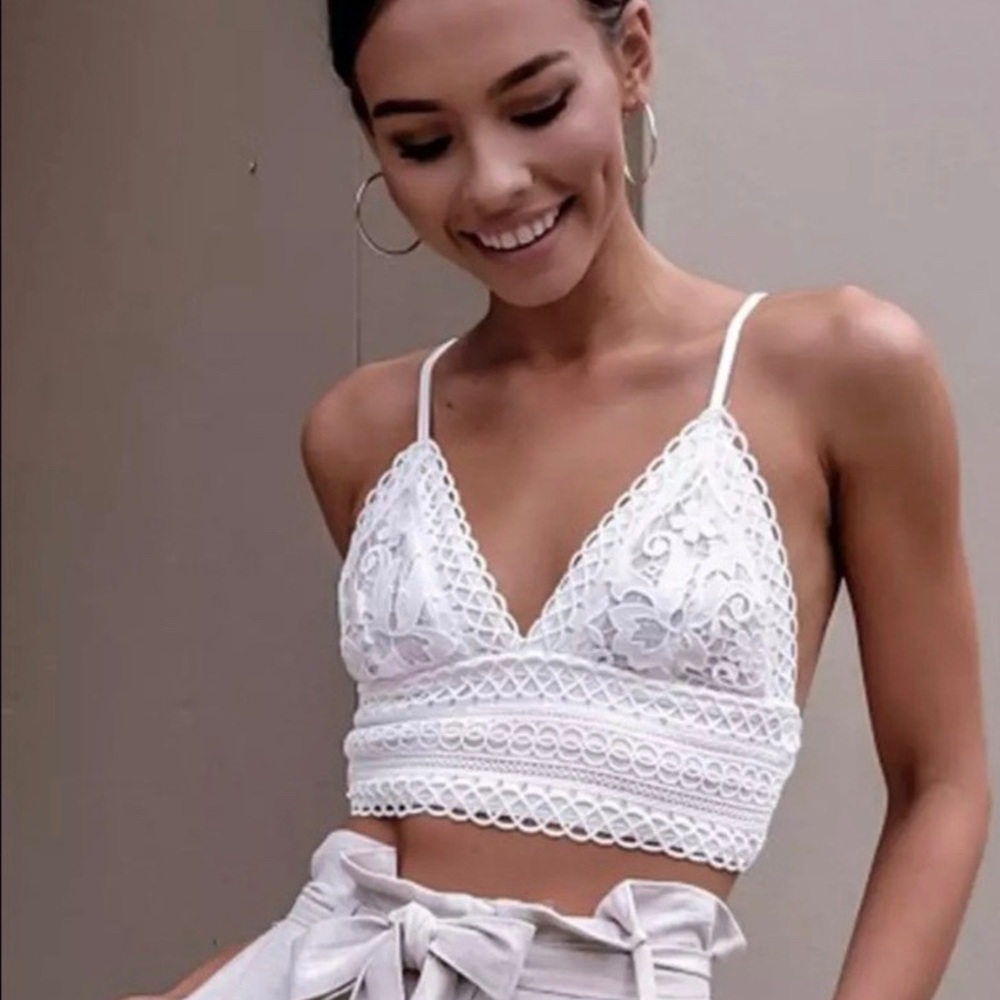 White Lace Bralette🔥🔥